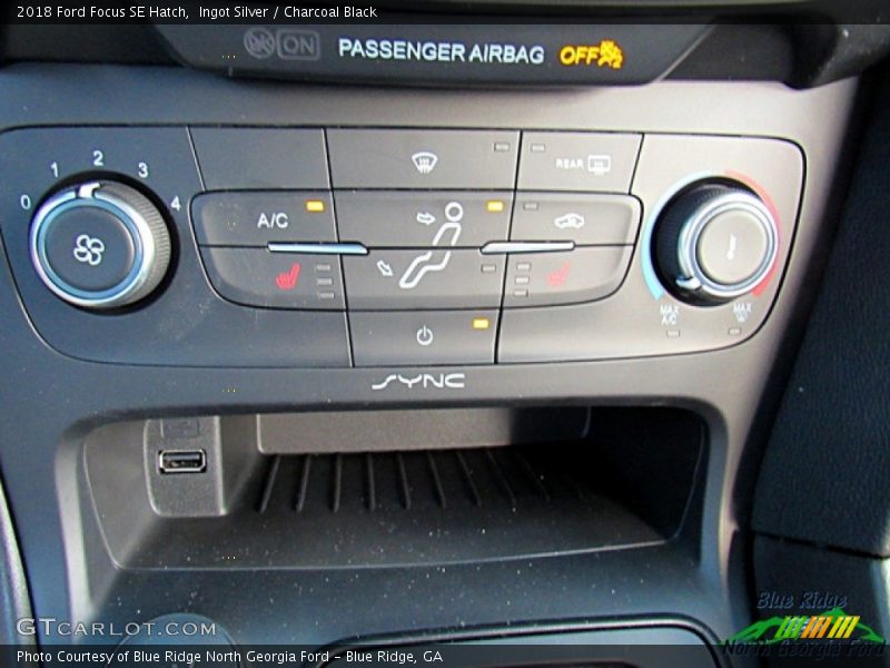 Ingot Silver / Charcoal Black 2018 Ford Focus SE Hatch