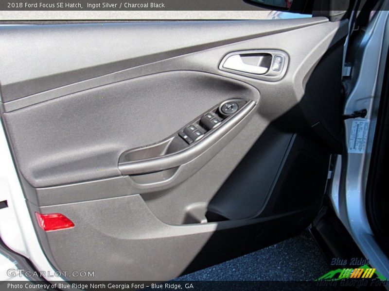 Ingot Silver / Charcoal Black 2018 Ford Focus SE Hatch