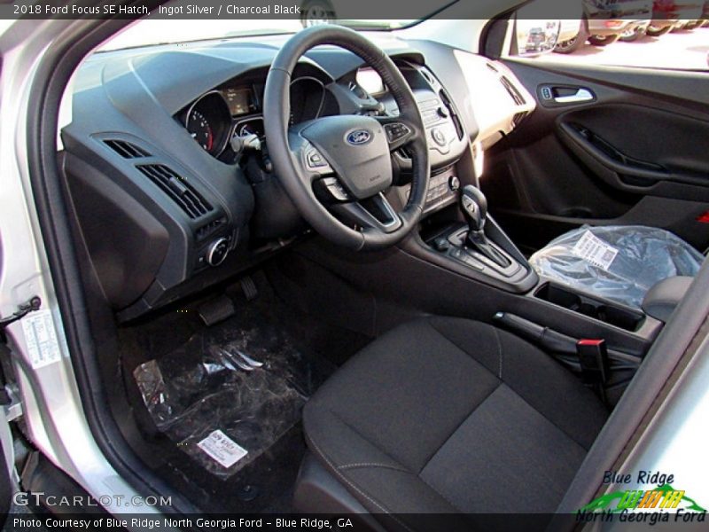 Ingot Silver / Charcoal Black 2018 Ford Focus SE Hatch