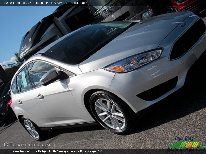 Ingot Silver / Charcoal Black 2018 Ford Focus SE Hatch