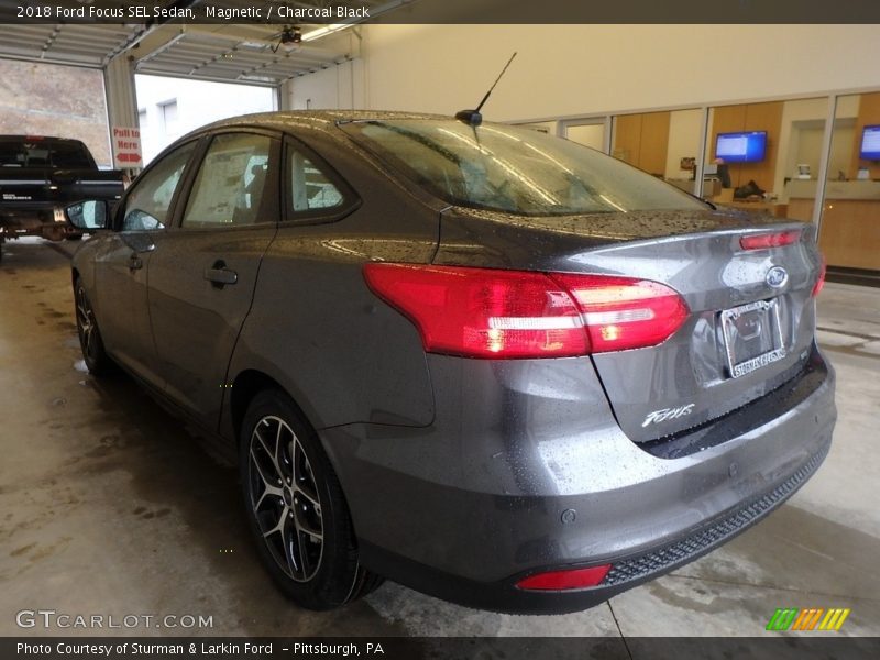 Magnetic / Charcoal Black 2018 Ford Focus SEL Sedan