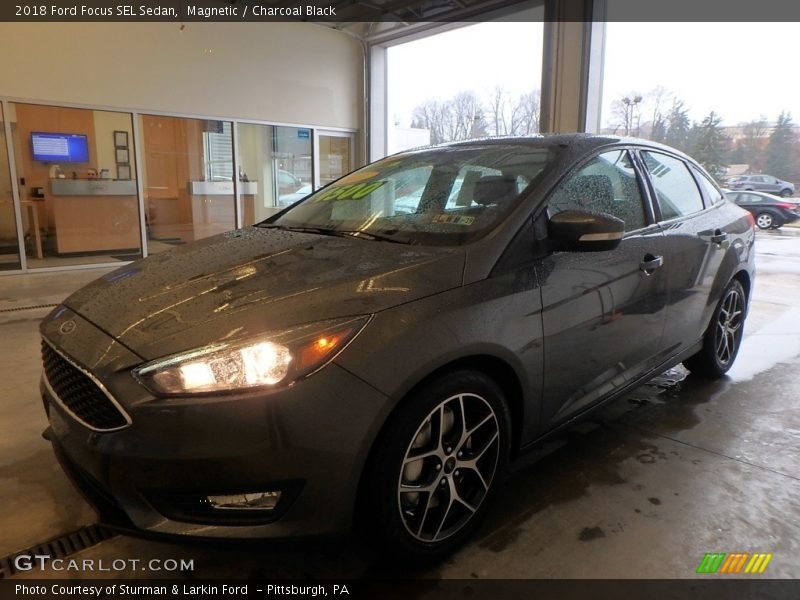 Magnetic / Charcoal Black 2018 Ford Focus SEL Sedan