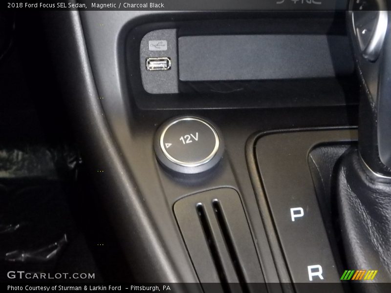 Magnetic / Charcoal Black 2018 Ford Focus SEL Sedan