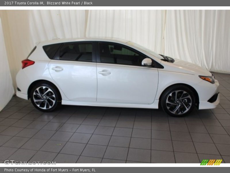 Blizzard White Pearl / Black 2017 Toyota Corolla iM