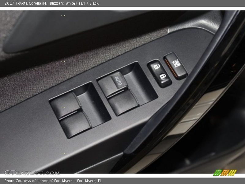 Blizzard White Pearl / Black 2017 Toyota Corolla iM