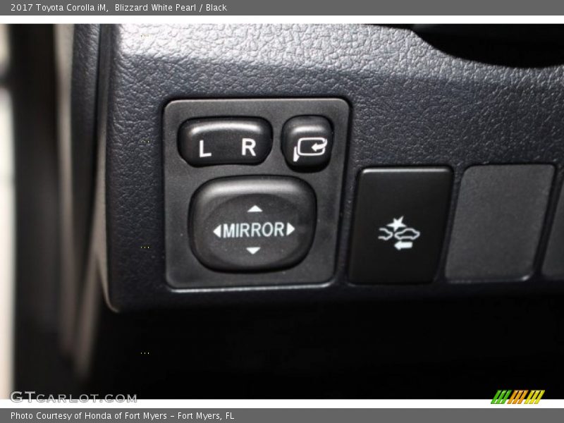 Blizzard White Pearl / Black 2017 Toyota Corolla iM