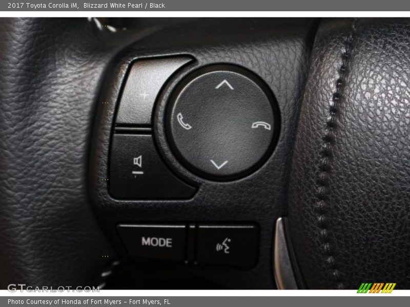 Blizzard White Pearl / Black 2017 Toyota Corolla iM