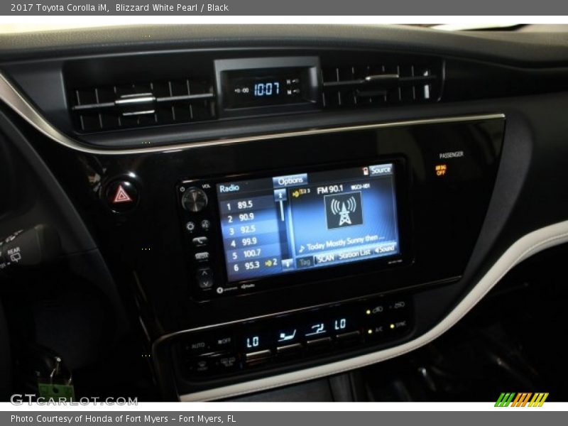 Blizzard White Pearl / Black 2017 Toyota Corolla iM