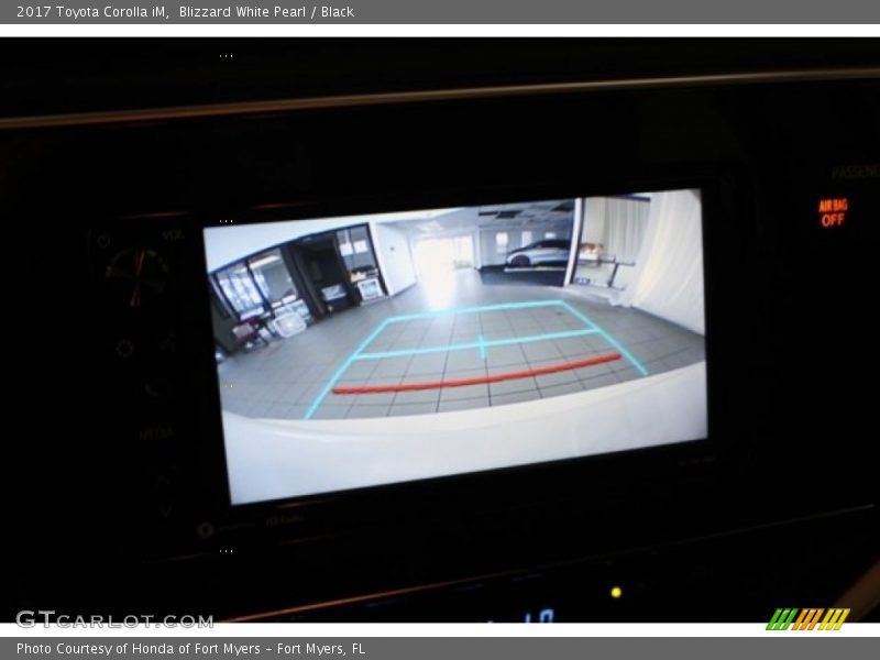 Blizzard White Pearl / Black 2017 Toyota Corolla iM