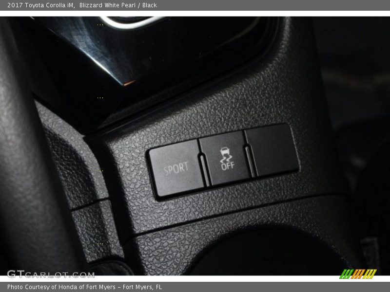 Blizzard White Pearl / Black 2017 Toyota Corolla iM