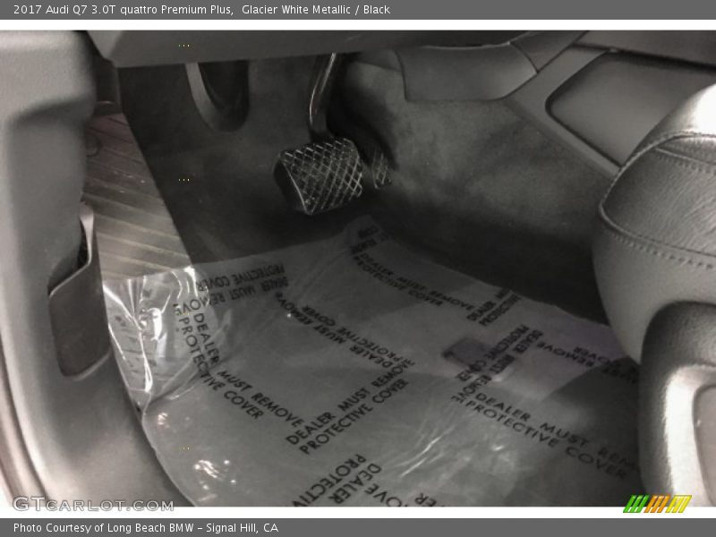 Glacier White Metallic / Black 2017 Audi Q7 3.0T quattro Premium Plus