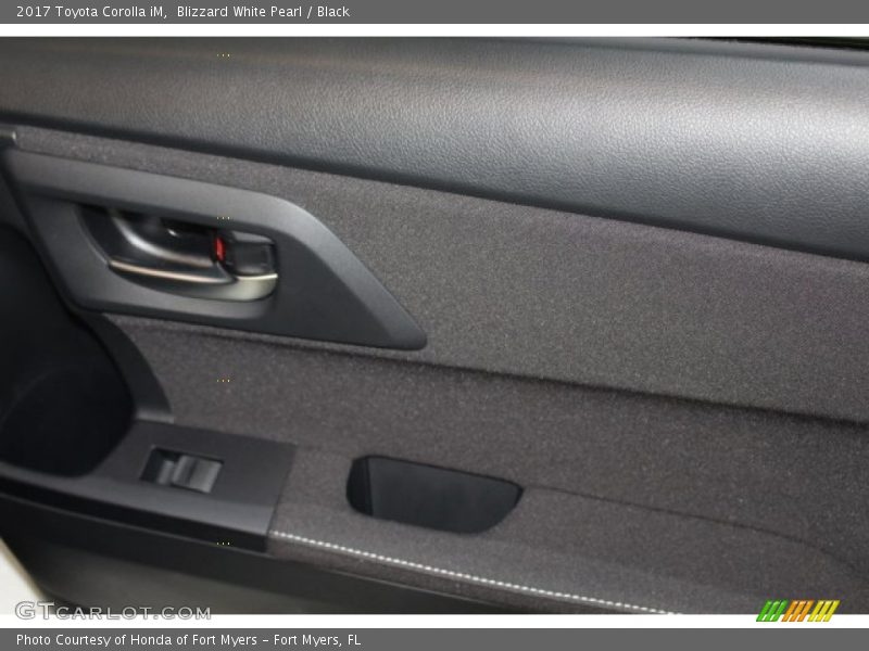 Blizzard White Pearl / Black 2017 Toyota Corolla iM