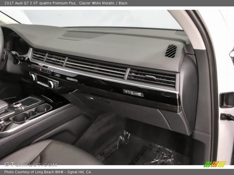 Glacier White Metallic / Black 2017 Audi Q7 3.0T quattro Premium Plus