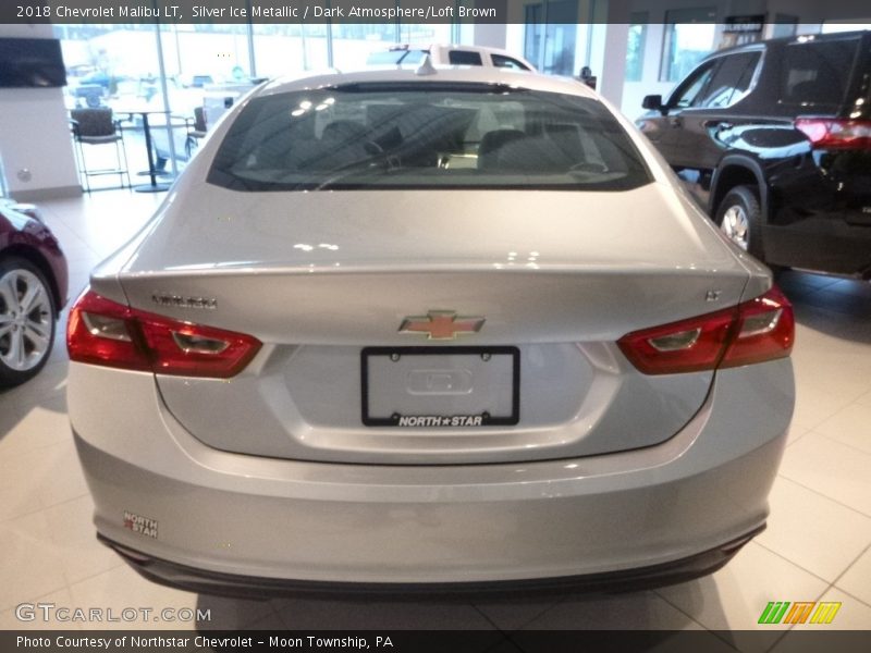 Silver Ice Metallic / Dark Atmosphere/Loft Brown 2018 Chevrolet Malibu LT
