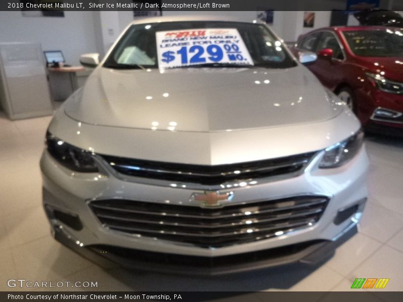 Silver Ice Metallic / Dark Atmosphere/Loft Brown 2018 Chevrolet Malibu LT