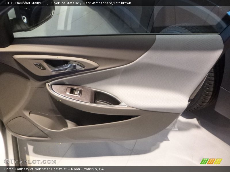 Silver Ice Metallic / Dark Atmosphere/Loft Brown 2018 Chevrolet Malibu LT