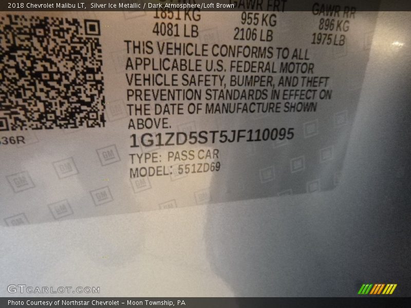 Silver Ice Metallic / Dark Atmosphere/Loft Brown 2018 Chevrolet Malibu LT