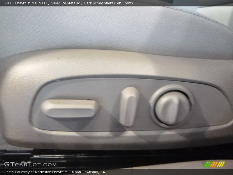 Silver Ice Metallic / Dark Atmosphere/Loft Brown 2018 Chevrolet Malibu LT