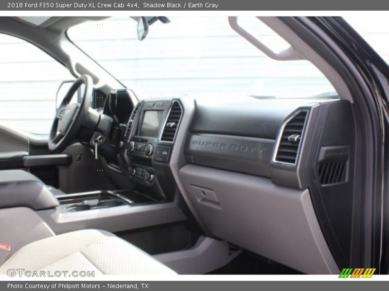 Shadow Black / Earth Gray 2018 Ford F350 Super Duty XL Crew Cab 4x4
