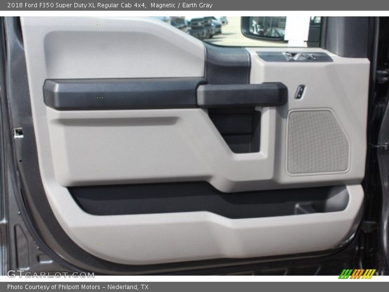 Magnetic / Earth Gray 2018 Ford F350 Super Duty XL Regular Cab 4x4