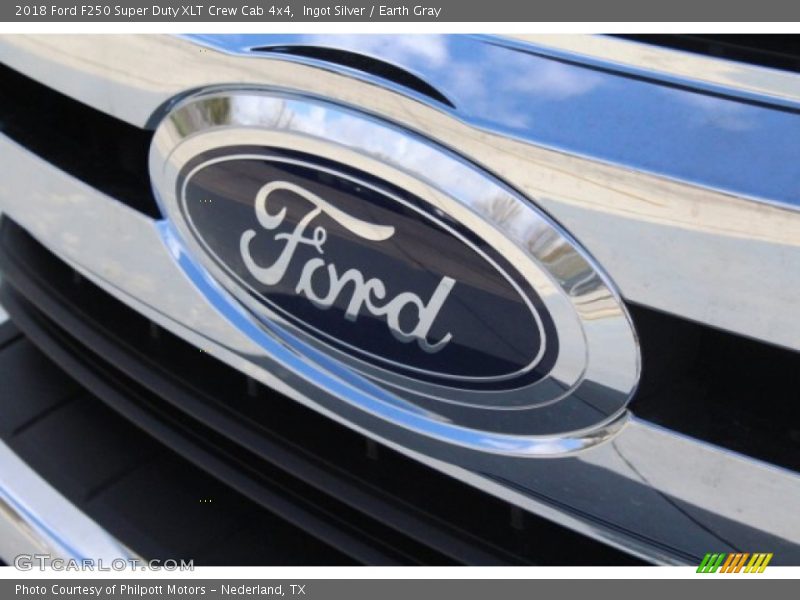 Ingot Silver / Earth Gray 2018 Ford F250 Super Duty XLT Crew Cab 4x4