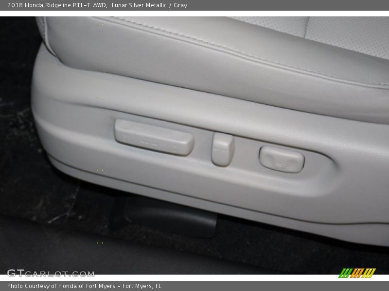 Lunar Silver Metallic / Gray 2018 Honda Ridgeline RTL-T AWD