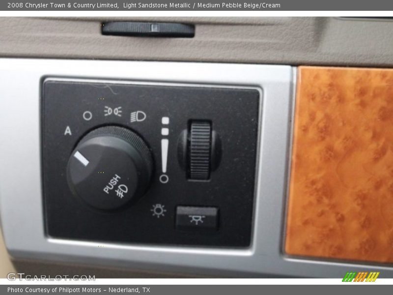 Light Sandstone Metallic / Medium Pebble Beige/Cream 2008 Chrysler Town & Country Limited