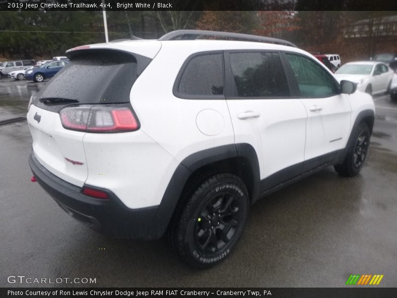 Bright White / Black 2019 Jeep Cherokee Trailhawk 4x4