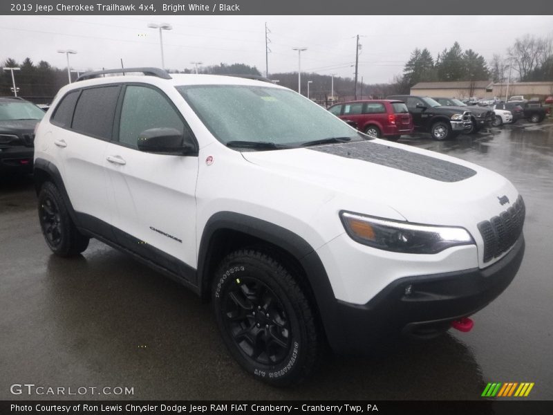 Bright White / Black 2019 Jeep Cherokee Trailhawk 4x4