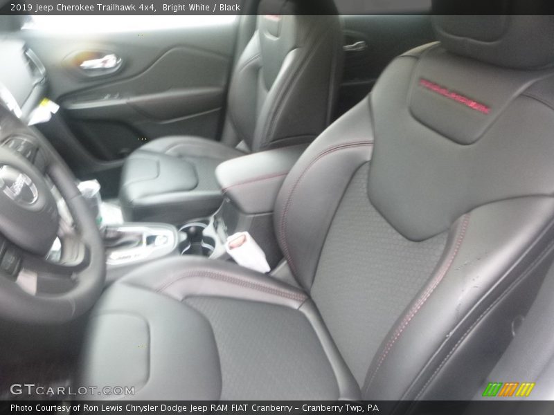 Bright White / Black 2019 Jeep Cherokee Trailhawk 4x4
