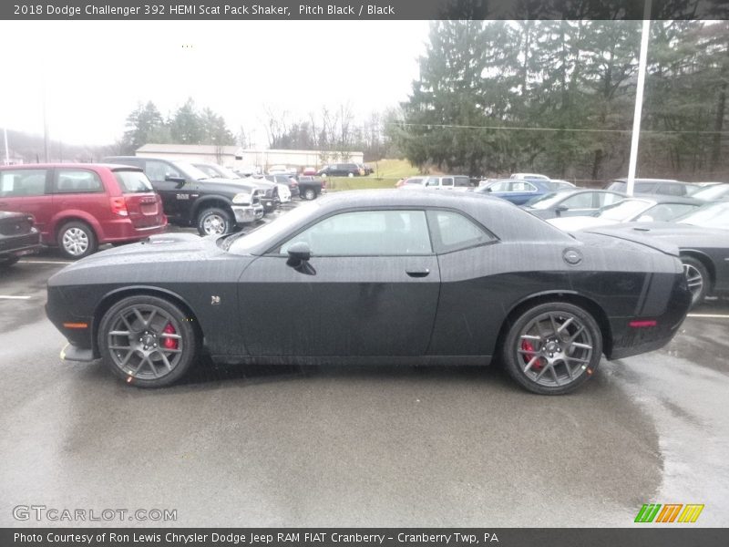 Pitch Black / Black 2018 Dodge Challenger 392 HEMI Scat Pack Shaker