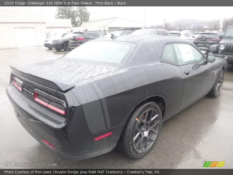Pitch Black / Black 2018 Dodge Challenger 392 HEMI Scat Pack Shaker