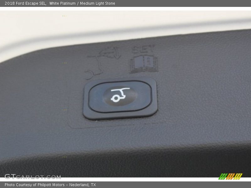 White Platinum / Medium Light Stone 2018 Ford Escape SEL