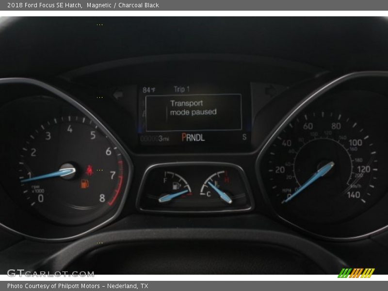 Magnetic / Charcoal Black 2018 Ford Focus SE Hatch