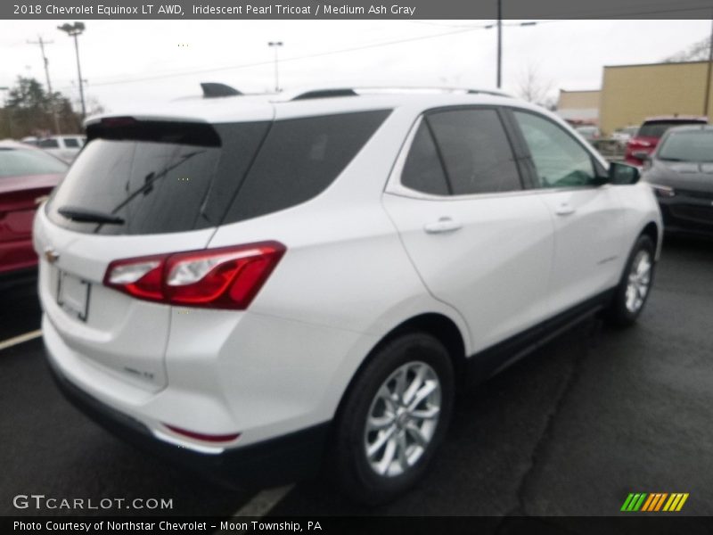 Iridescent Pearl Tricoat / Medium Ash Gray 2018 Chevrolet Equinox LT AWD