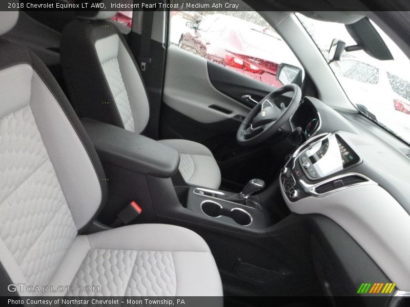 Iridescent Pearl Tricoat / Medium Ash Gray 2018 Chevrolet Equinox LT AWD