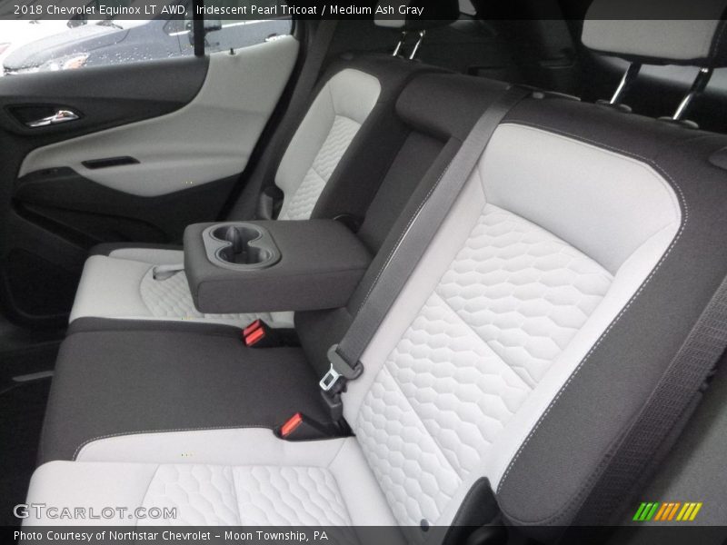 Iridescent Pearl Tricoat / Medium Ash Gray 2018 Chevrolet Equinox LT AWD