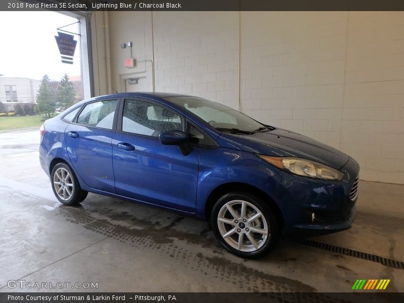 Lightning Blue / Charcoal Black 2018 Ford Fiesta SE Sedan