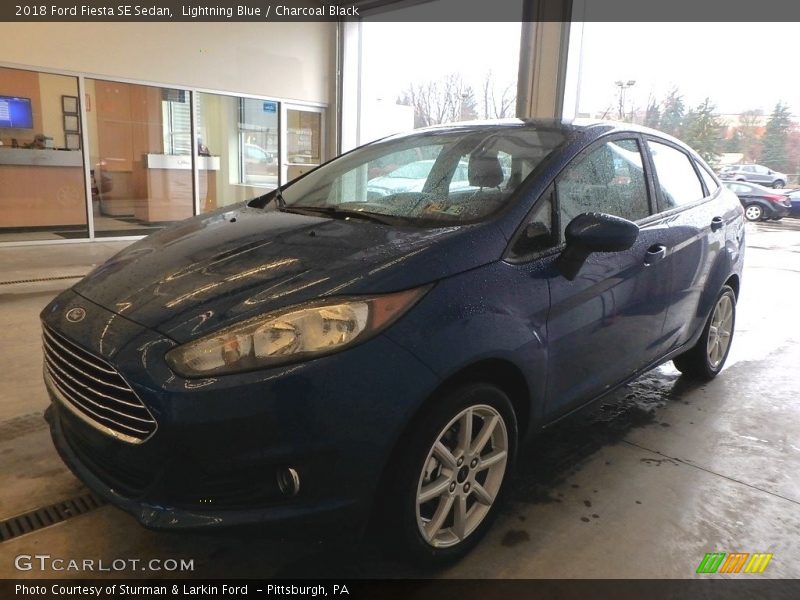 Lightning Blue / Charcoal Black 2018 Ford Fiesta SE Sedan