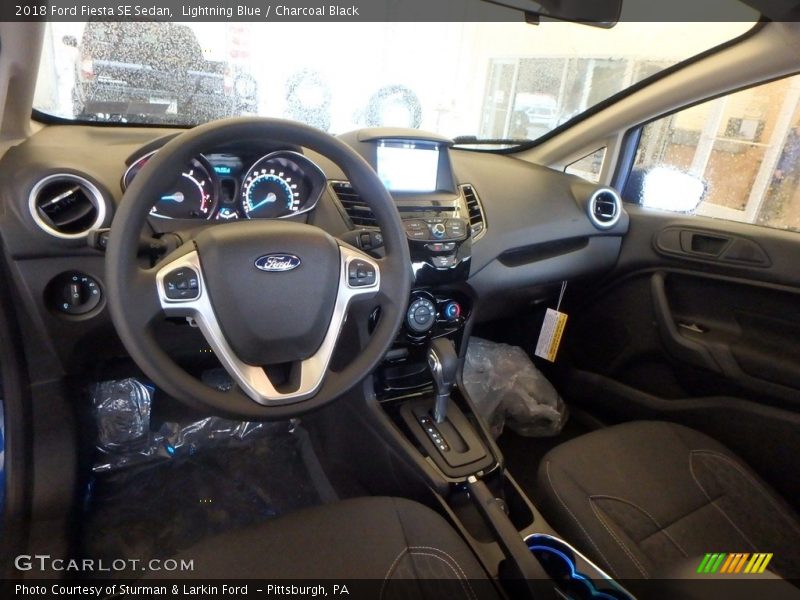 Lightning Blue / Charcoal Black 2018 Ford Fiesta SE Sedan
