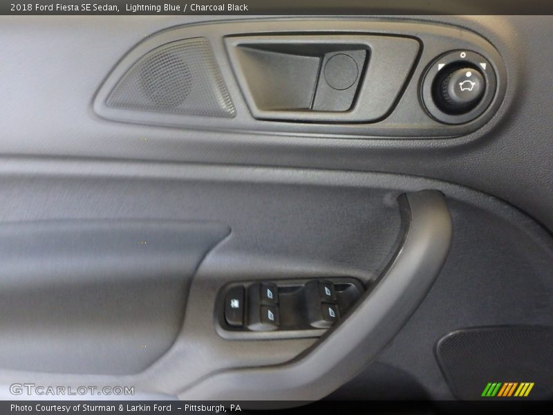 Lightning Blue / Charcoal Black 2018 Ford Fiesta SE Sedan