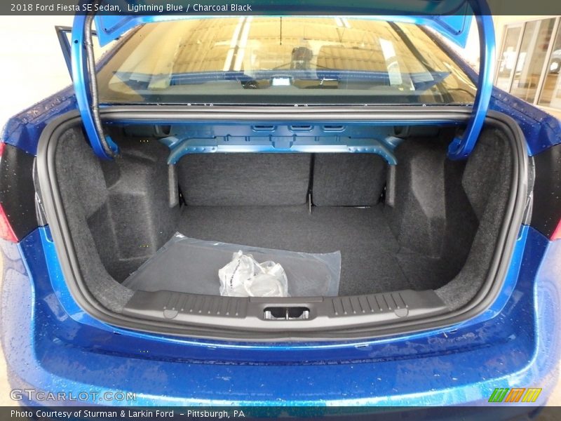 Lightning Blue / Charcoal Black 2018 Ford Fiesta SE Sedan