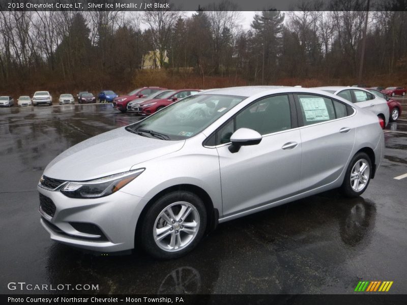 Silver Ice Metallic / Jet Black 2018 Chevrolet Cruze LT