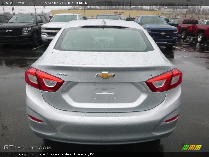 Silver Ice Metallic / Jet Black 2018 Chevrolet Cruze LT