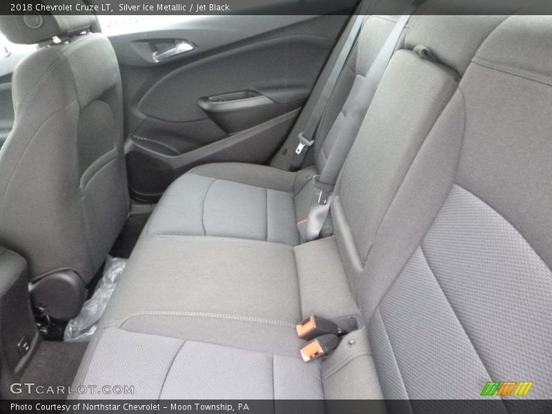 Silver Ice Metallic / Jet Black 2018 Chevrolet Cruze LT