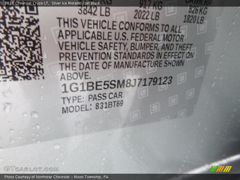 Silver Ice Metallic / Jet Black 2018 Chevrolet Cruze LT