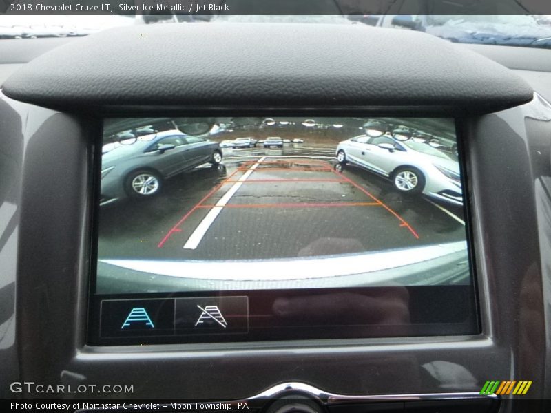 Silver Ice Metallic / Jet Black 2018 Chevrolet Cruze LT