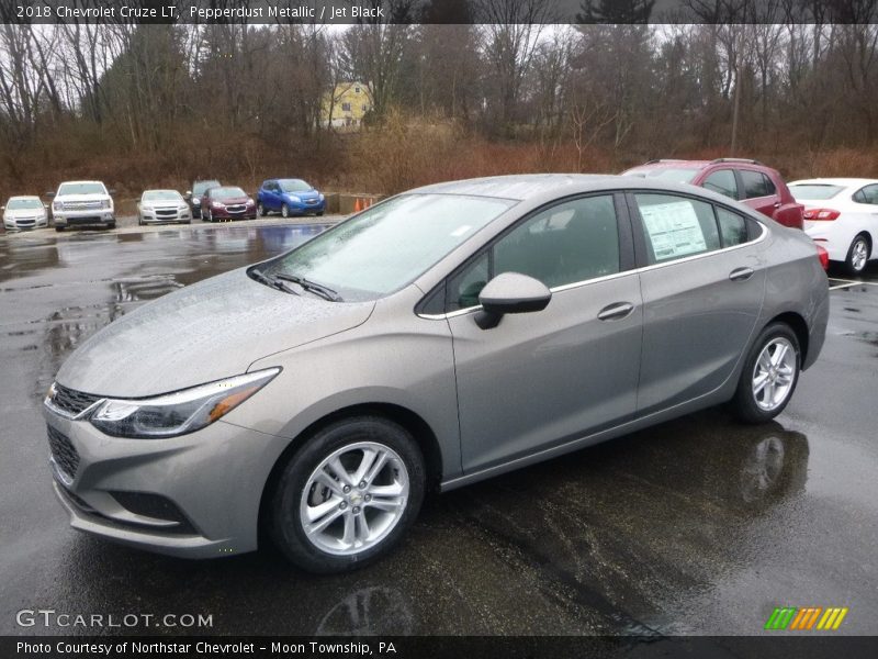 Pepperdust Metallic / Jet Black 2018 Chevrolet Cruze LT