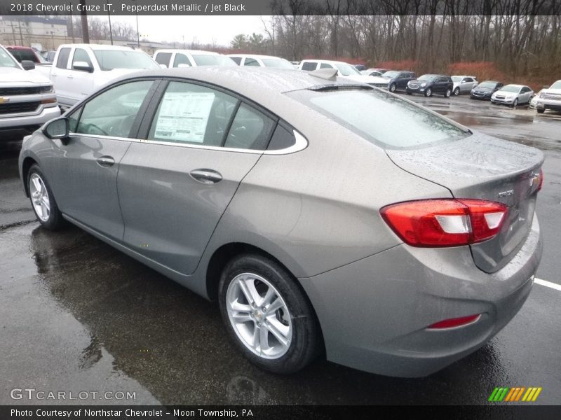 Pepperdust Metallic / Jet Black 2018 Chevrolet Cruze LT