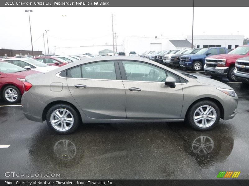 Pepperdust Metallic / Jet Black 2018 Chevrolet Cruze LT